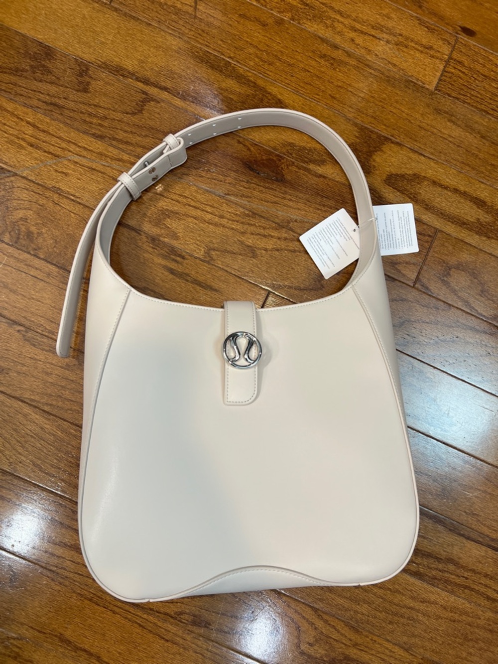 NWT Lululemon leather alternative shoulder bag cashew beige - Picture 6 of 13